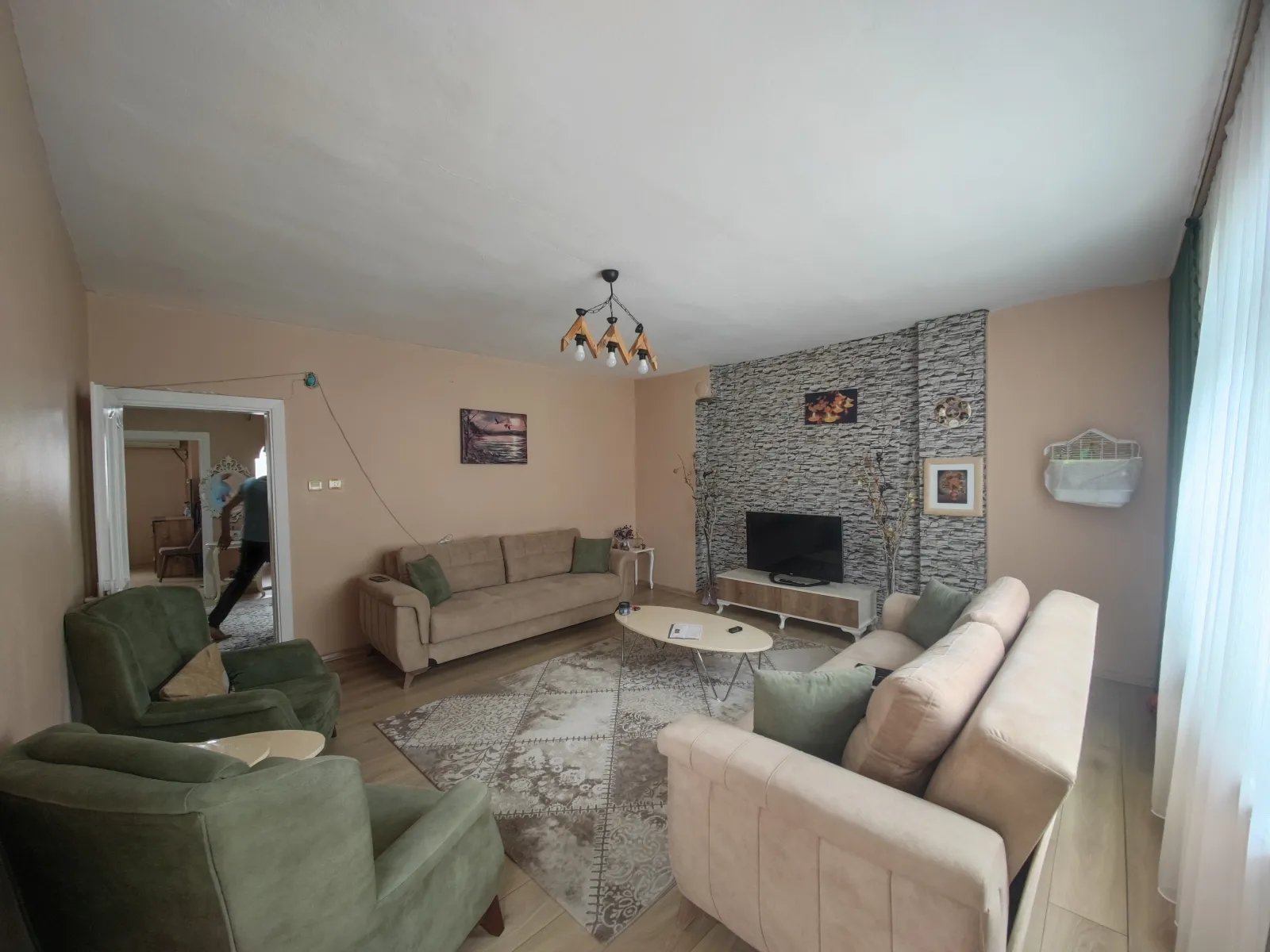 YENİMAHALLE MEVLANA CADDESİNDE 1 DAİRE FİYATINA 2 DAİRE